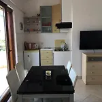 Tomic Apartman Premantura