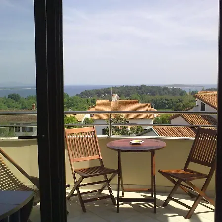 Apartment Tomic *