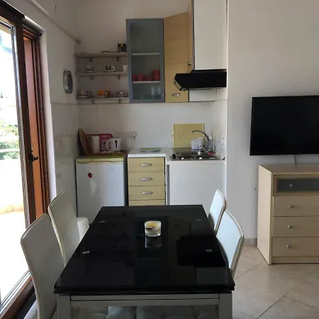 Tomic Apartment Premantura